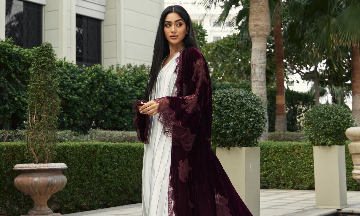 You are currently viewing Nabia Women Solid Maroon and Beige Abaya Burqa