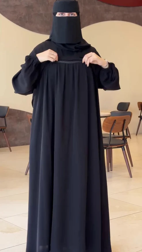 Premium Front Pleated Saudi Nida Abaya with Niqab – Elegant Modest Wear (Black)