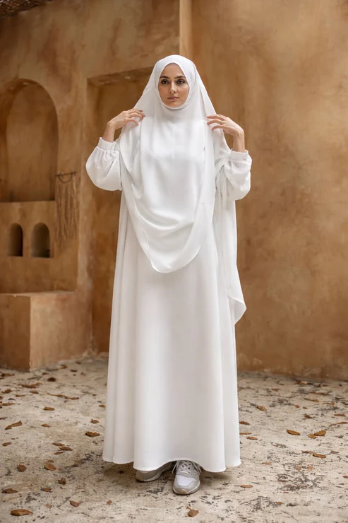 Premium Umrah & Hajj Abaya for Women – Lightweight, Breathable & Modest | Burkhawala - Image 2